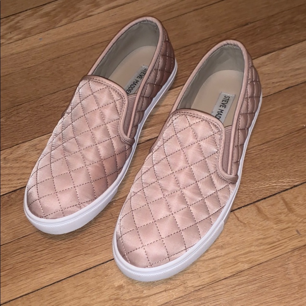 Steve madden blush slip-on